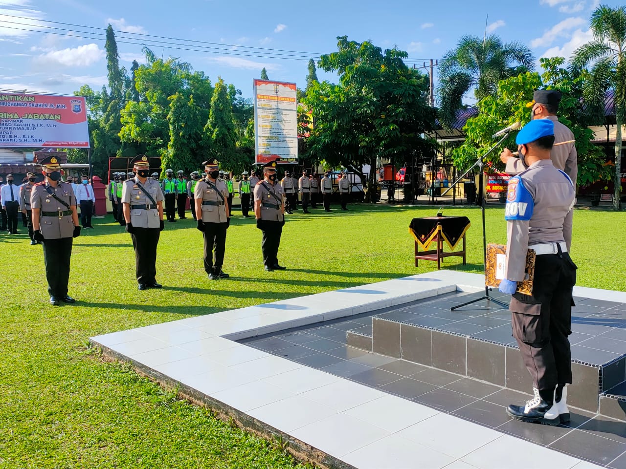 Kapolres Kampar Pimpin Upacara Sertijab Waka Polres, Kabag Ops dan Kapolsek Kampar