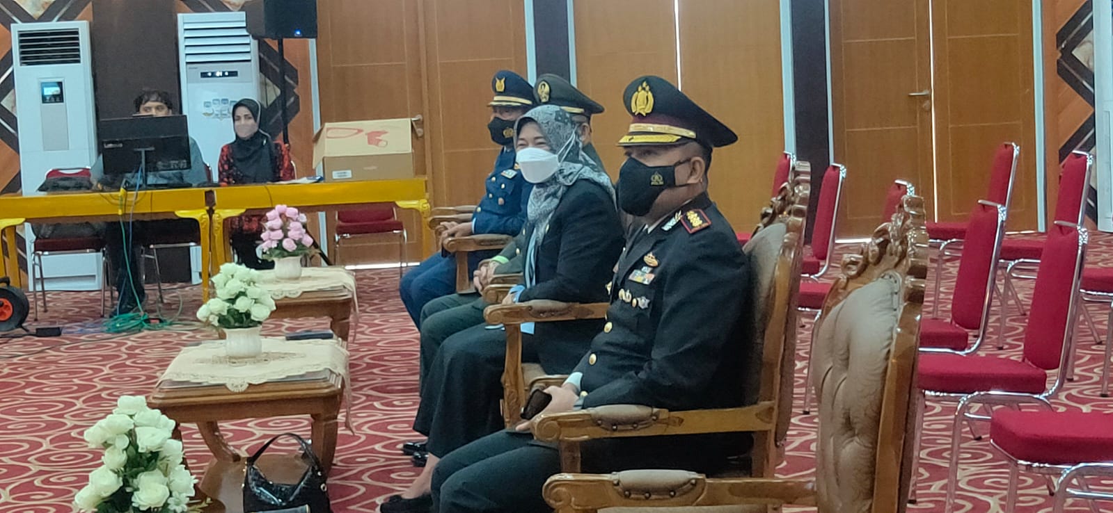 Kapolresta Pekanbaru Hadiri Upacara Virtual Dalam Rangka Memperingati Hari Kesaktian Pancasila Di Gedung Perkantoran Wali Kota Tenayan Raya