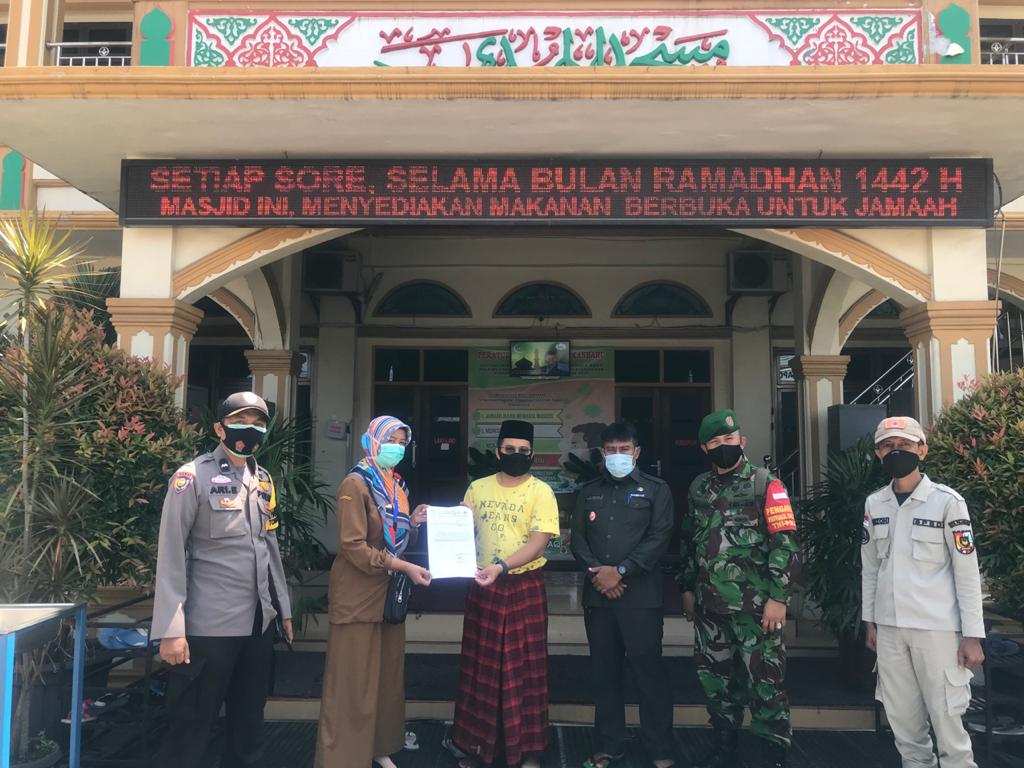 Babinsa Kodim 0301/PBR Bersama Tiga Pilar Lakukan Sosialisasikan PPKM Berskala Mikro Serta Penegakkan Perwako Dalam Pencegahan dan Pengendalian Covid-19