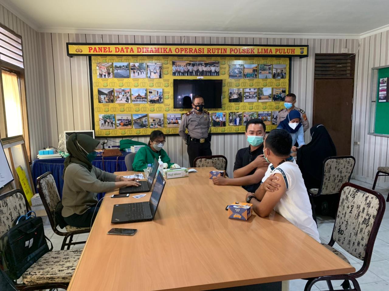 Dukung Percepatan Vaksinasi, Polsek Limapuluh Buka Gerai Vaksin Presisi di Mapolsek