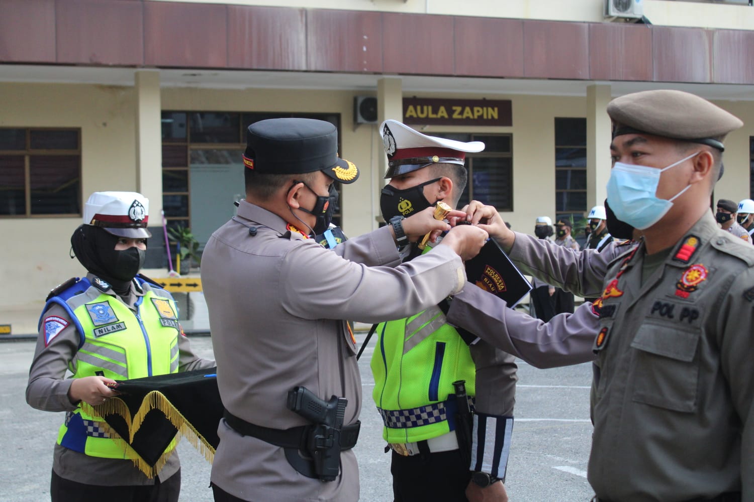 Kapolresta Pekanbaru Pimpin Apel Gelar Operasi Patuh Lancang Kuning 2021 di Halaman Mako Polresta