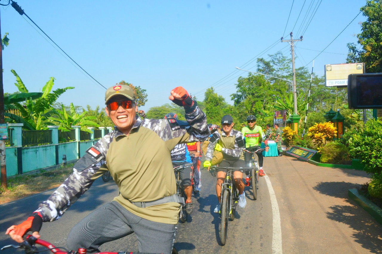 Rajut Harmonisasi, Kasdam IV Gowes Bareng Forkopimda Batang