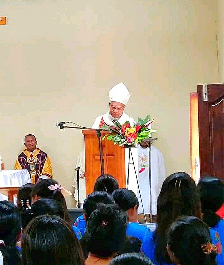 Gereja Sta. Maria Kerepengga Resmi di Tahbis Oleh Uskup Keuskupan Weetebula