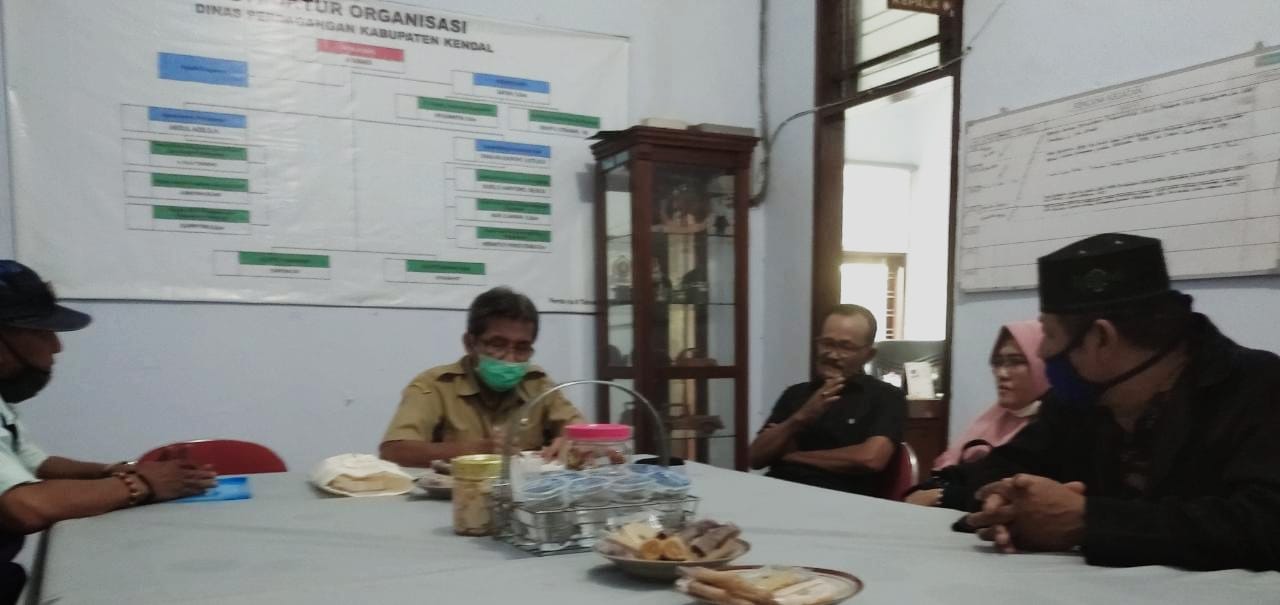 LSM Pualam Djawa Kendal Dampingi Pedagang Pasar Weleri