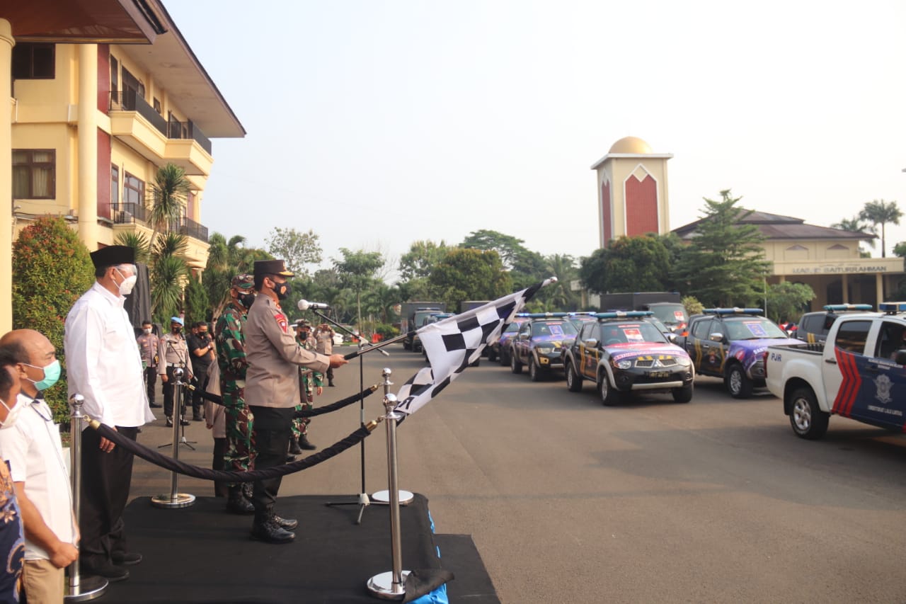 Gubernur Banten Bersama Kapolda Banten dan Danrem 064/MY Lepas Bantuan PPKM Darurat