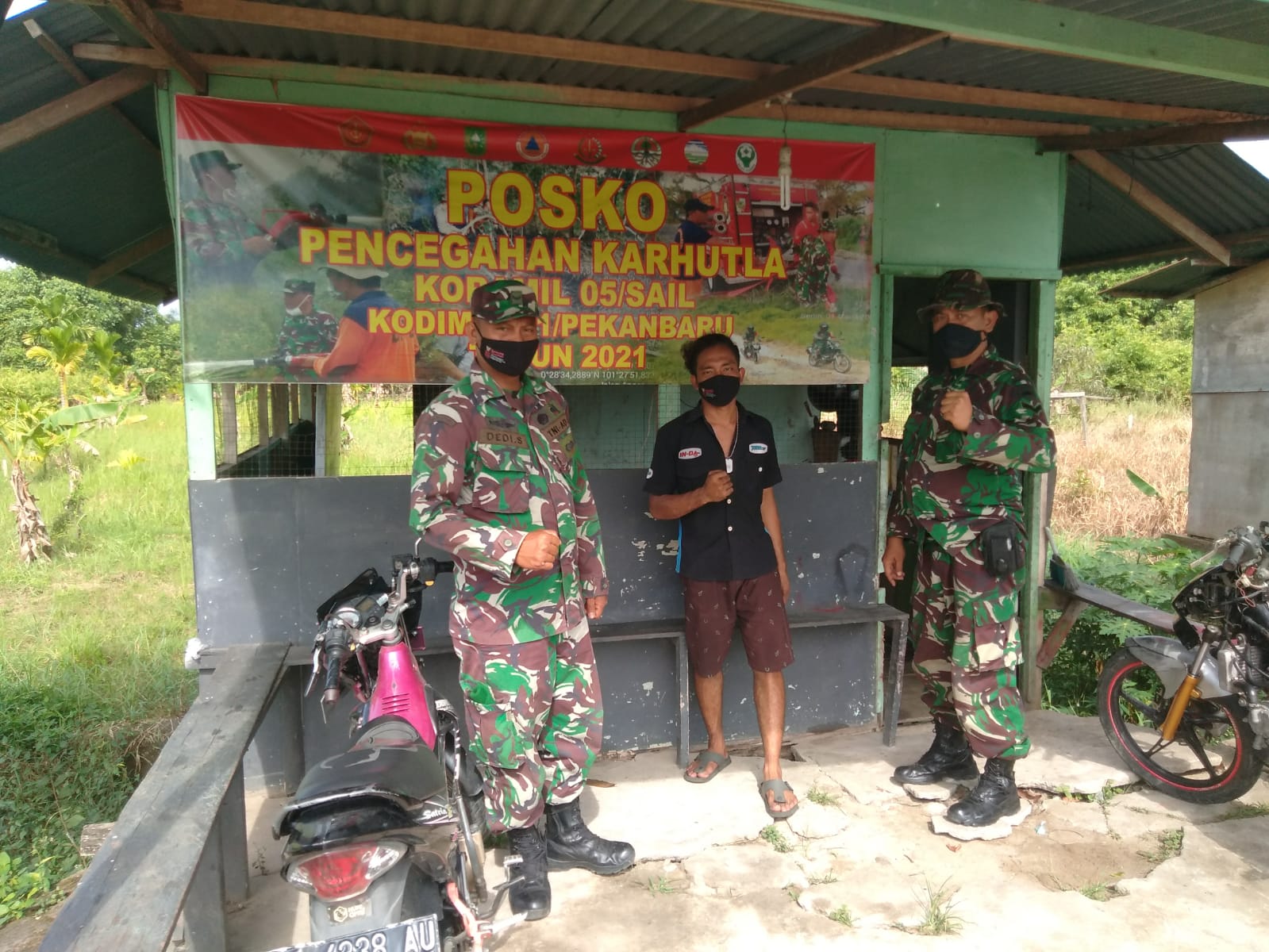 Cegah Karlahut, Babinsa Kodim 0301/PBR Laksanakan Patroli dan Sosialisasi Karlahut