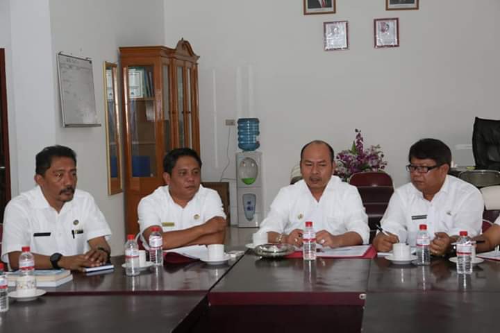 Bupati Taput Melaksanakan Rapat Kerja Bersama Jajaran Dinas Pendidikan