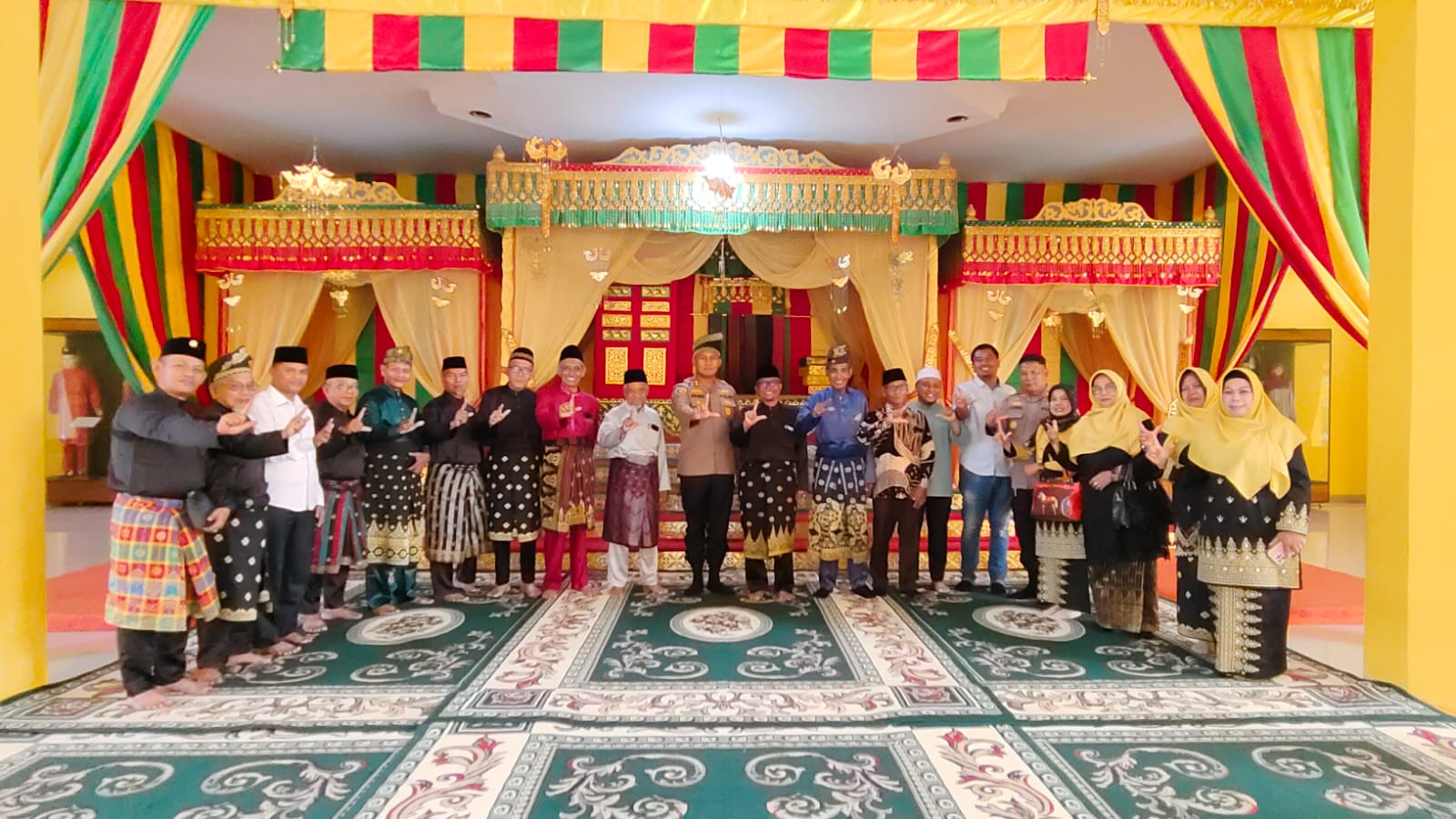 Perkuat Sinergi Adat dan Tokoh Agama, Kapolres Siak Silaturahmi dengan LAMR dan FKUB