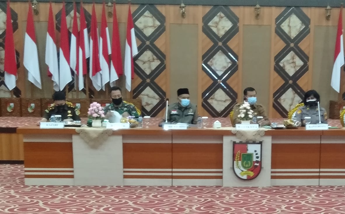 Pasi Pers Kodim 0301/PBR Hadiri Rakor Pemberian Izin Pembelajaran Tatap Muka Bagi Semua Tingkat Pendidikan Se-Kota Pekanbaru