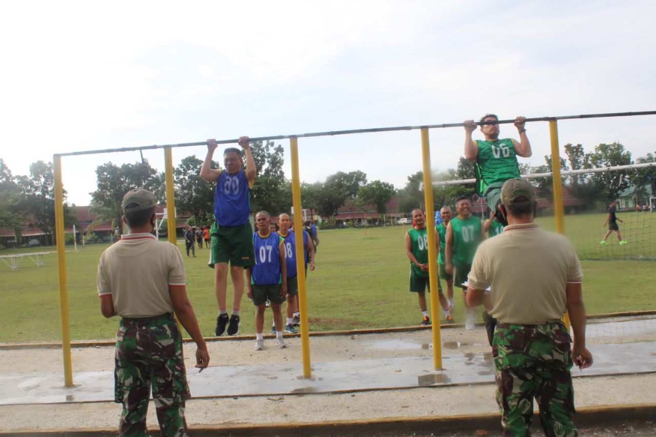 Tingkatkan Kemampuan Fisik Prajurit, Kodim 0301/PBR Laksanakan Samapta Periodik Semester II TA 2021