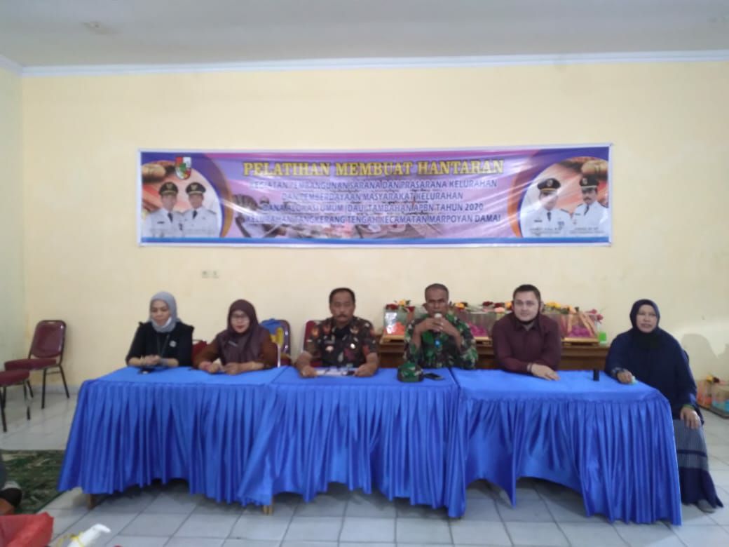 Babinsa Kodim 0301/PBR Hadiri Pelatihan Accesoris Melayu di Kelurahan Sialang Sakti