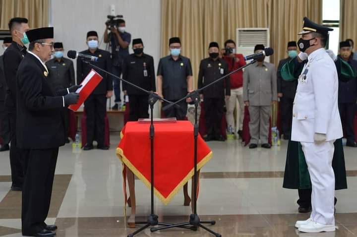 Gubri Resmi Lantik Pj dan Empat Pjs Daerah Penyelenggara Pilkada Serentak di Provinsi Riau