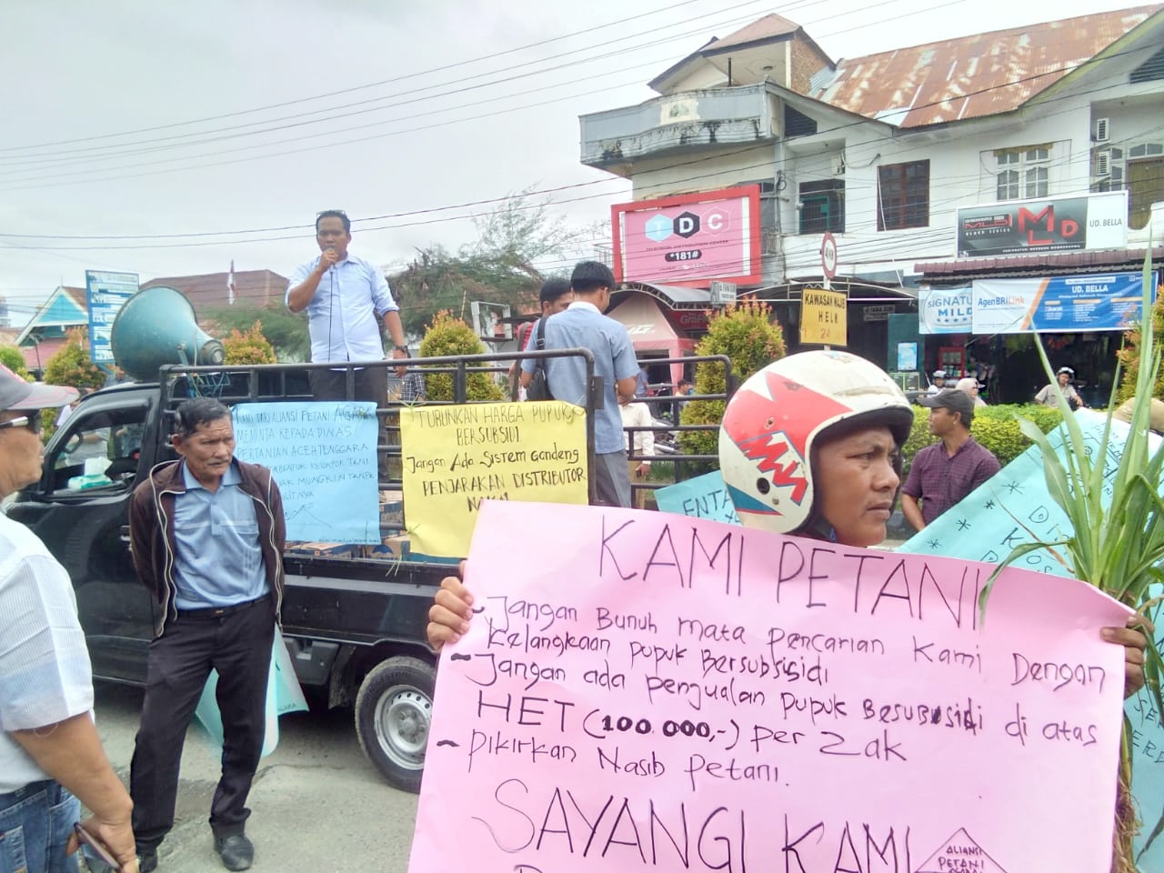 Tuntut Harga Pupuk Subsidi Diturunkan, Aliansi Masyarakat Petani Demo  DPRK Agara