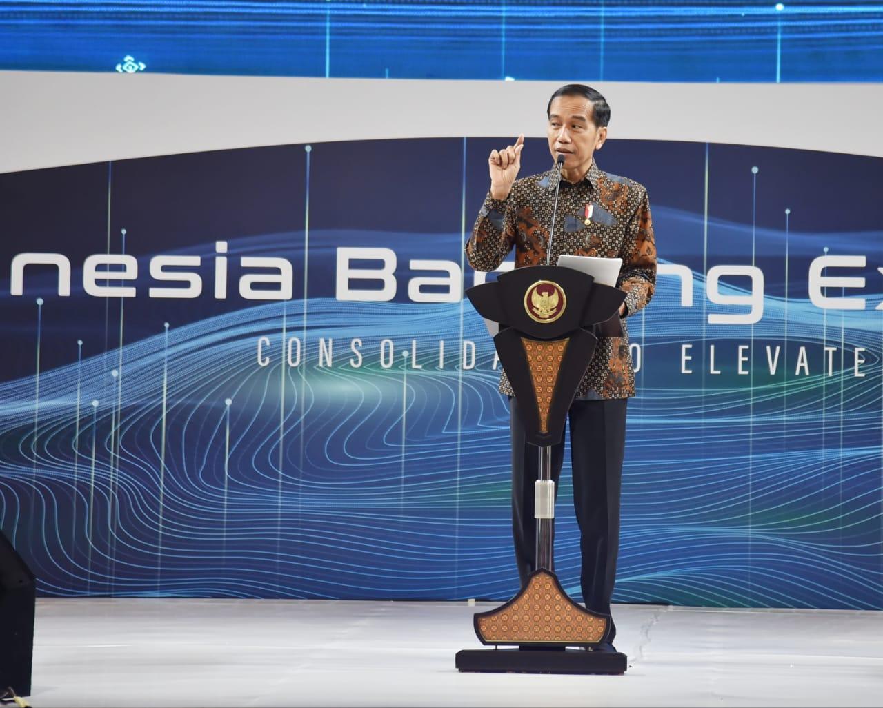 Presiden Jokowi Minta Perbankan Nasional Tingkatkan Kontribusi Bagi Pengembangan UMKM