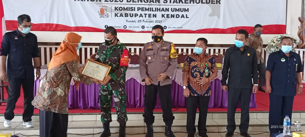 Dandim 0715/Kendal Hadiri Rapat Evaluasi Ekternal Penyelenggaraan Pemilahan Bupati dan Wakil Bupati Kendal Tahun 2020