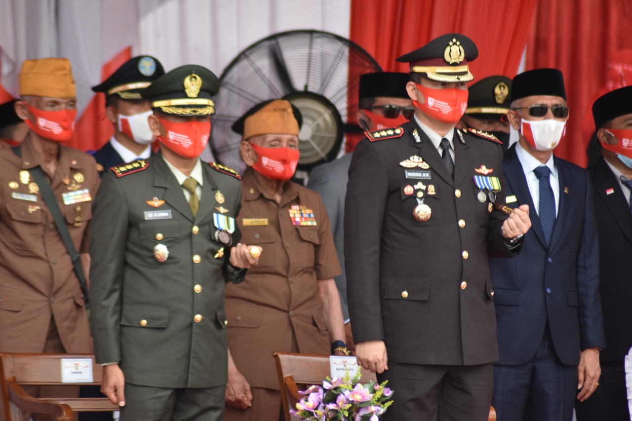 Kapolresta Pekanbaru dan Jajaran Peringati Detik - Detik Proklamasi Secara Virtual