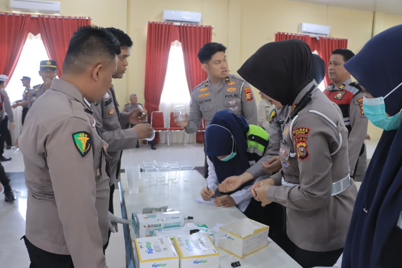 Polres Kampar Gelar Tes Urine Dadakan, Kapolres: Tindak Tegas Anggota Terlibat Narkoba