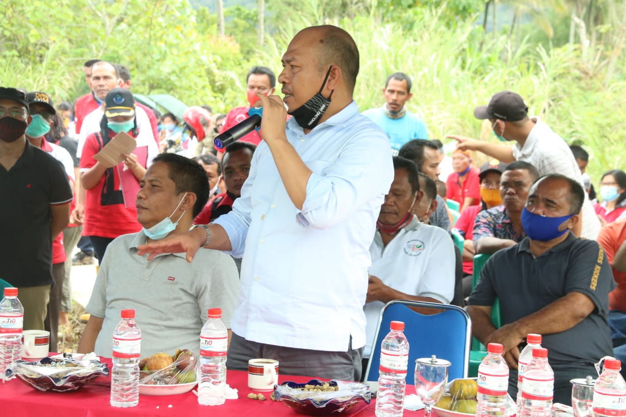 Bupati Taput Tinjau Pembukaan Jalan Usaha Tani dan Tatap Muka Dengan Masyarakat Desa Pardamean Kecamatan Pahae Jae