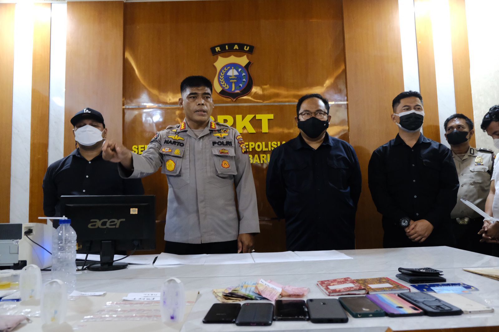 Diawal Operasi Tertib Ramadhan Lancang Kuning 2022, 31 Paket Sabu, Alat Bong Dan 10 Pelaku Diamankan