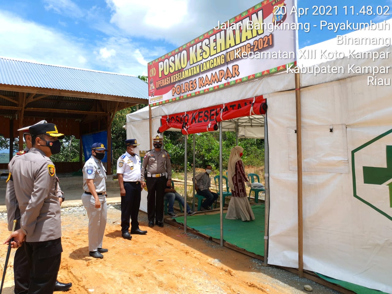 Kapolres Kampar Bersama Stakeholder Tinjau Posko Operasi Keselamatan Lancang Kuning 2021 di Jalan Lintas Riau - Sumbar Desa Tanjung Alai