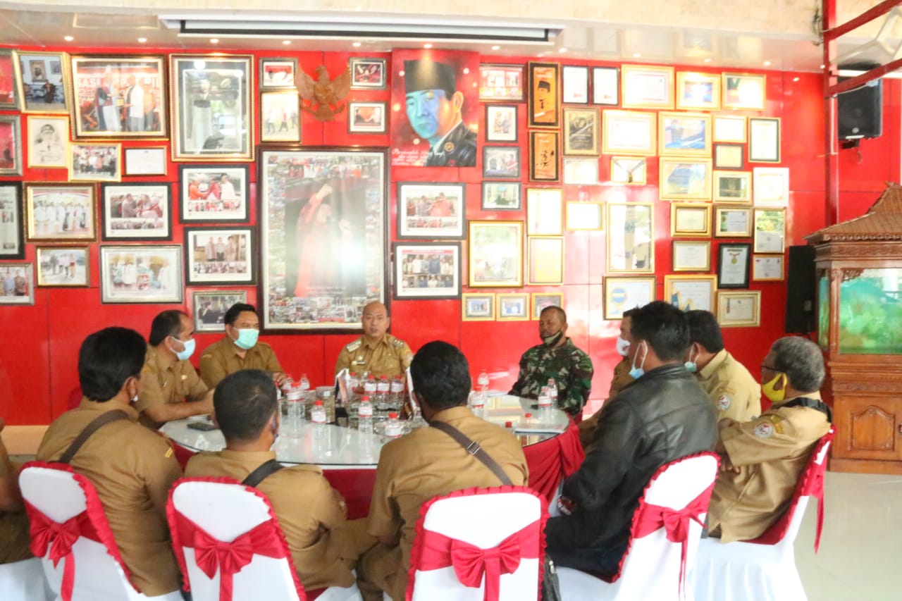 Bupati Taput Lakukan Bincang Langsung Sisir Kondisi Desa - Desa di Garoga dan Parmonangan Yang Belum Tersentuh