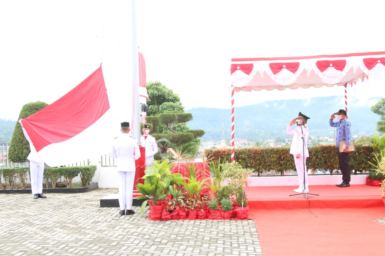 Bupati Taput Pimpin Upacara Peringatan Kemerdekaan Republik Indonesia Ke 76
