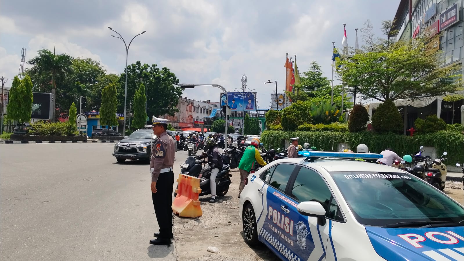 Antisipasi Lonjakan Arus Long Weekend, Ditlantas Polda Riau Sebar Personel Di Titik Rawan