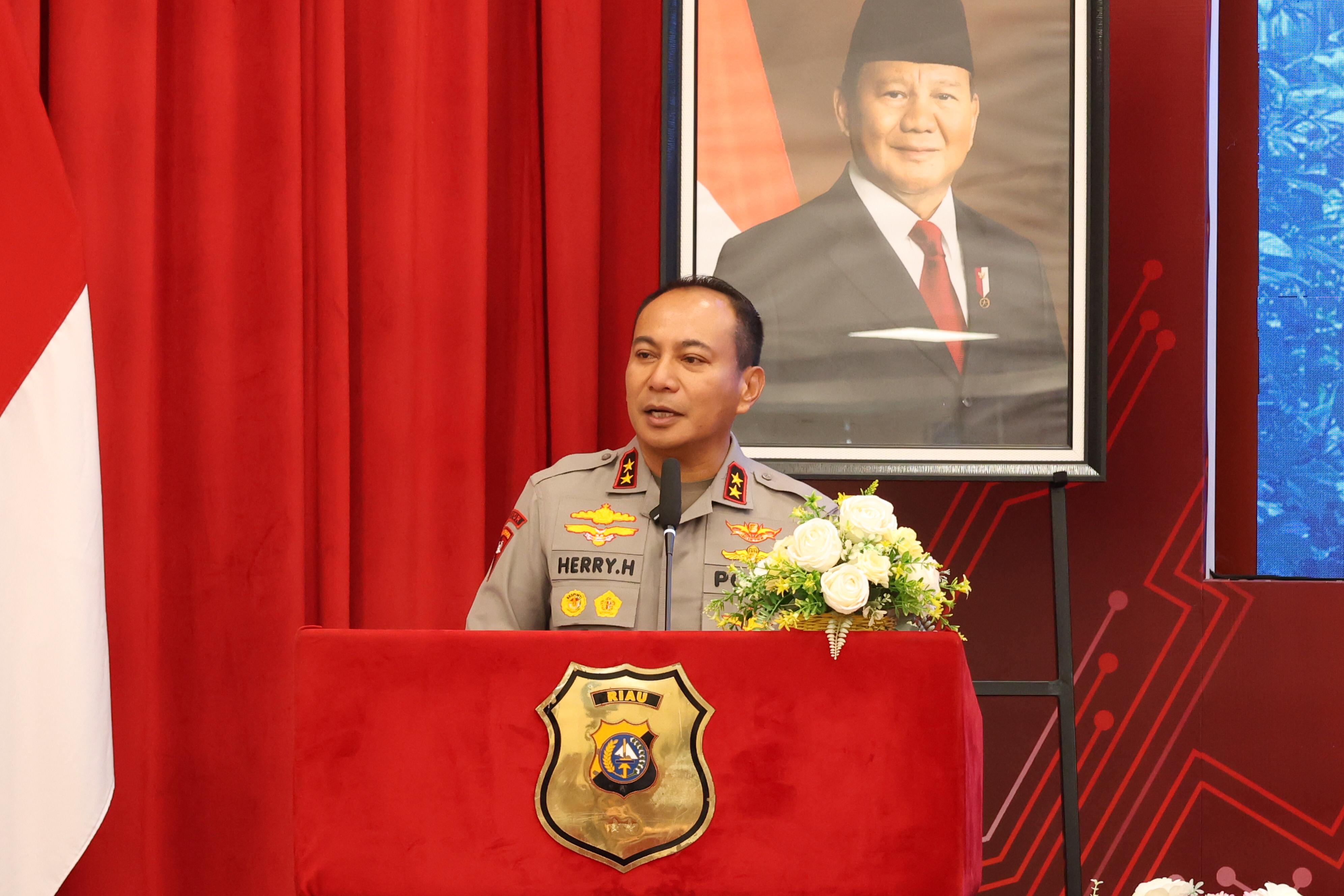 Kapolda Riau Beri Keleluasaan Personel Untuk Dapat Antar Anak di Hari Pertama Masuk Sekolah