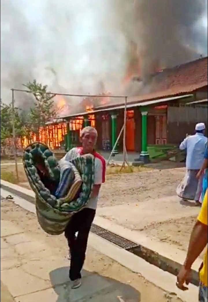 Rumah Warga Dukuh Leban Kendal Ludes Dilalap Sijago Merah