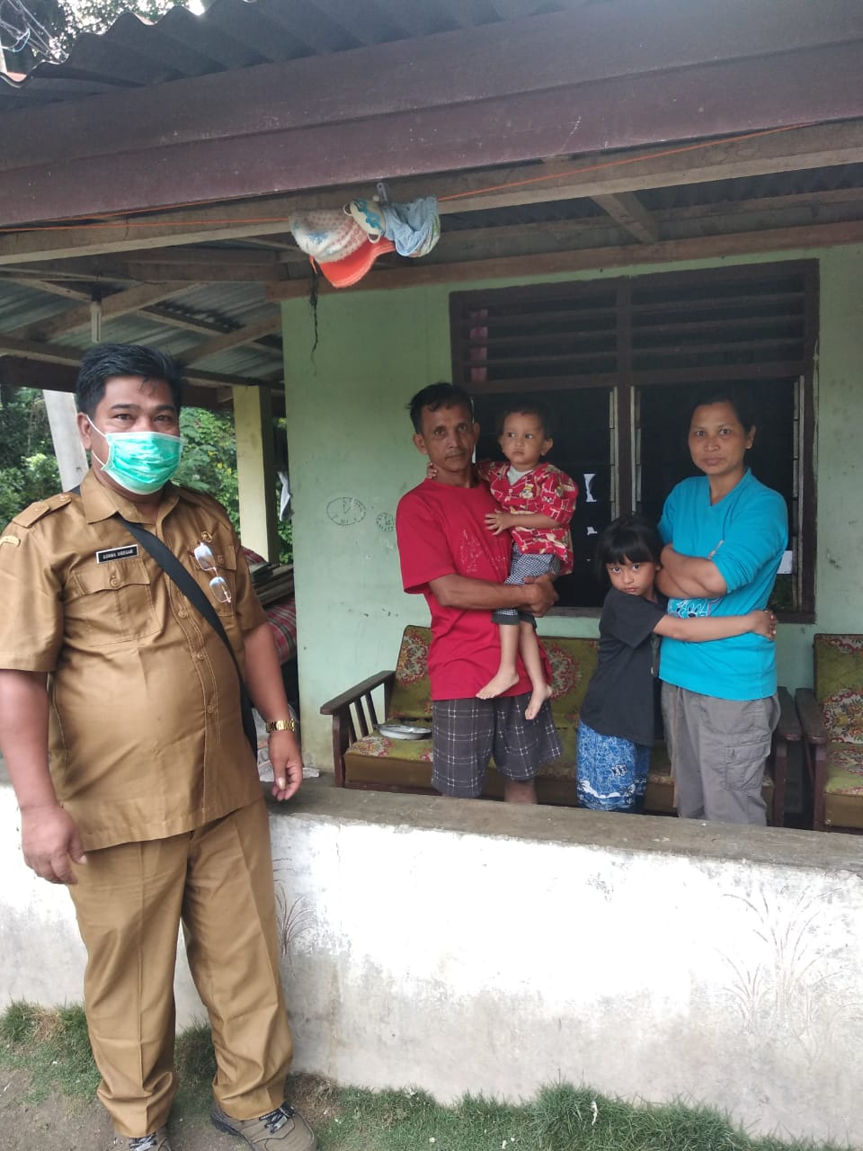 Ikuti Ketegasan Bupati Taput, Desa Hutanagodang Kecamatan Muara Karantina Pemudik Dari Bandung dan Suplay Makanannya