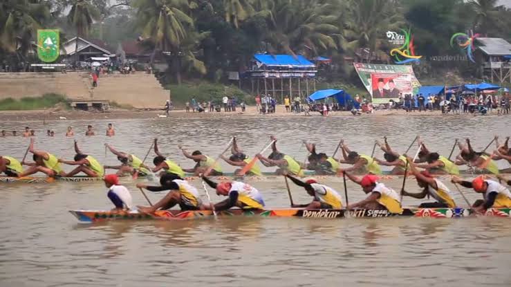 Danlanud RSN Hadiri Festival Pacu Jalur di Kabupaten Kuansing