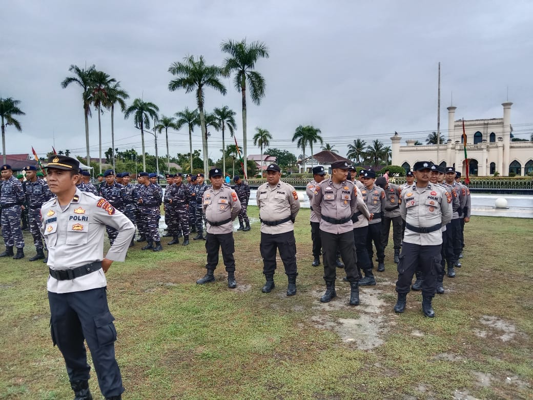 Polres Siak Ikuti Upacara Hari Jadi Ke-26 Kabupaten Siak Tahun 2025 Di Lapangan Tugu Depan Istana Siak
