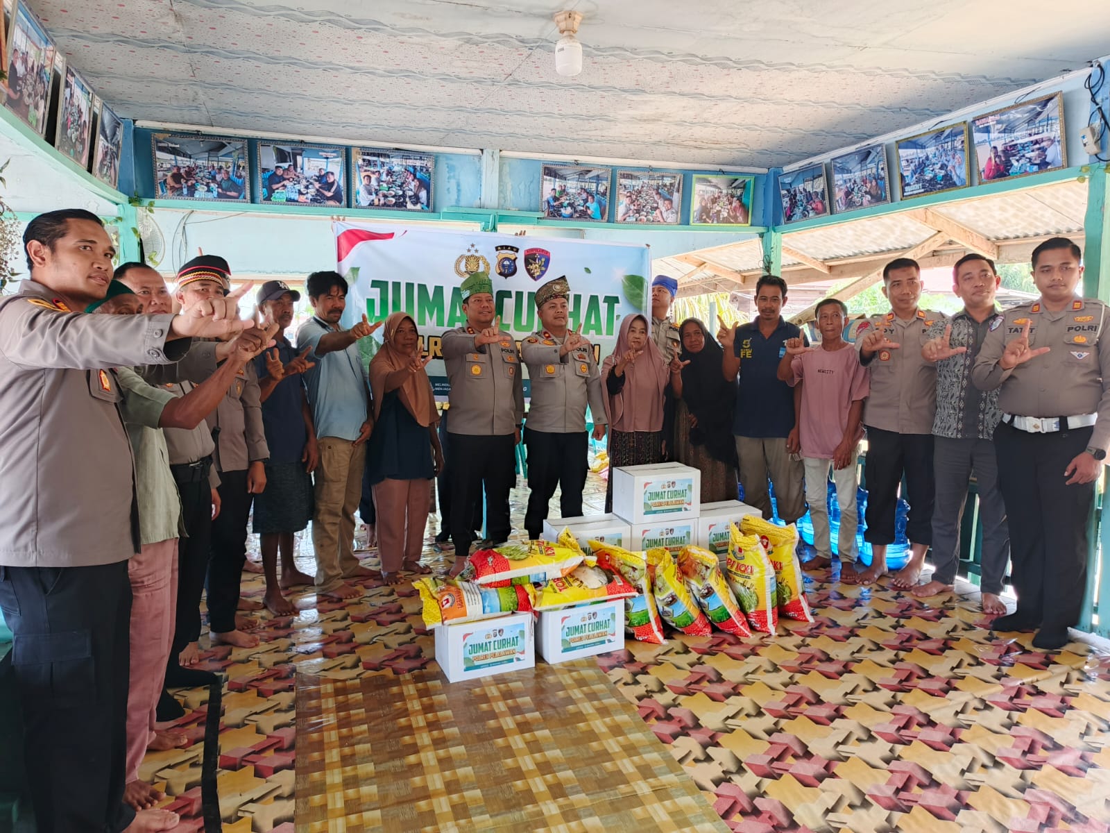 Kapolres Pelalawan Gelar Jumat Curhat Di Pesisir Sungai Kualo: Tampung Curhatan Warga soal Keamanan dan Lampu Jalan
