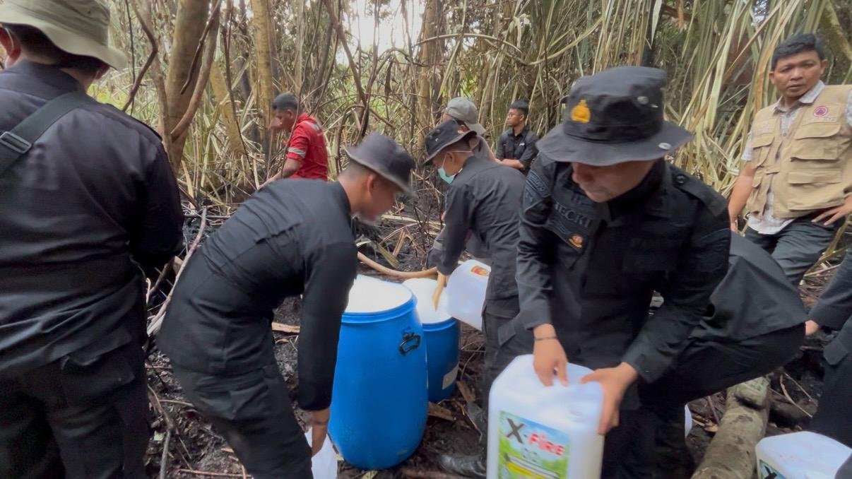 Polda Riau Gunakan X Fire dan Drone Tangani Karhutla Siak, Lima Titik Api Berhasil Dipadamkan