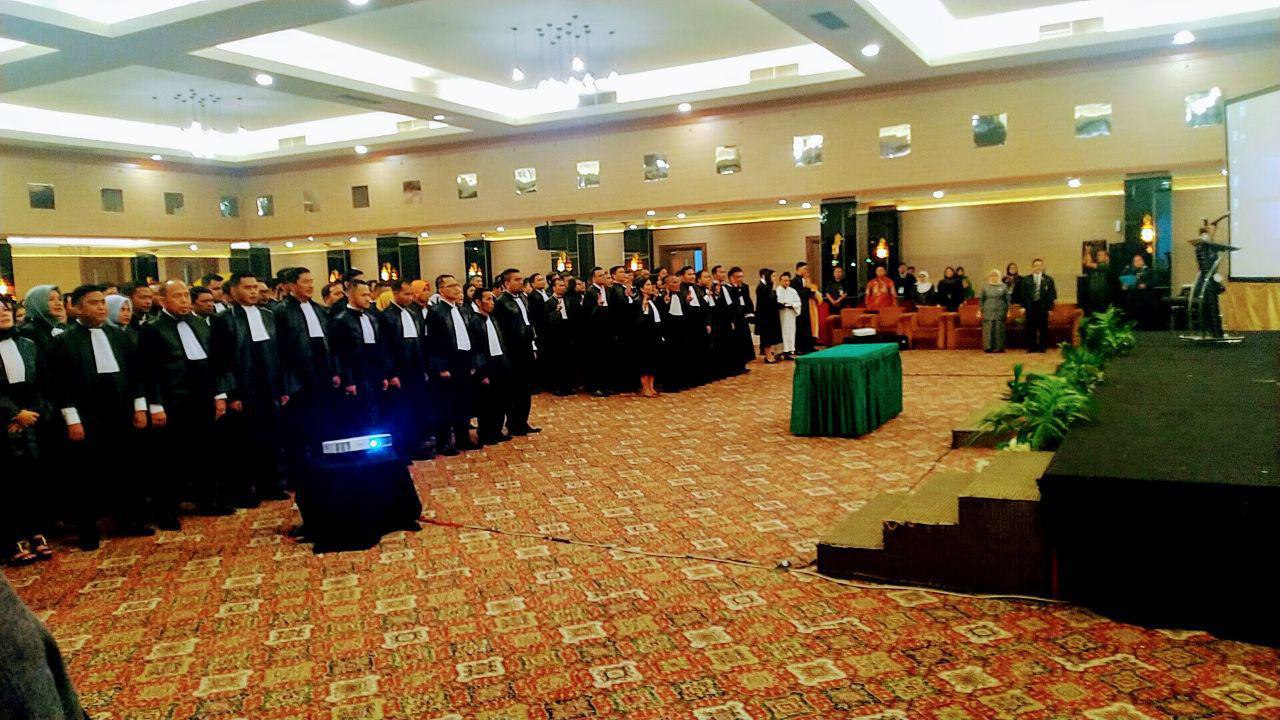 Danunit Intel Kodim 0301/Pekanbaru Hadiri Acara Pengangkatan dan Pengambilan Sumpah/Janji Advokat di Wilayah Hukum Pengadilan Tinggi Pekanbaru Tahun 2019