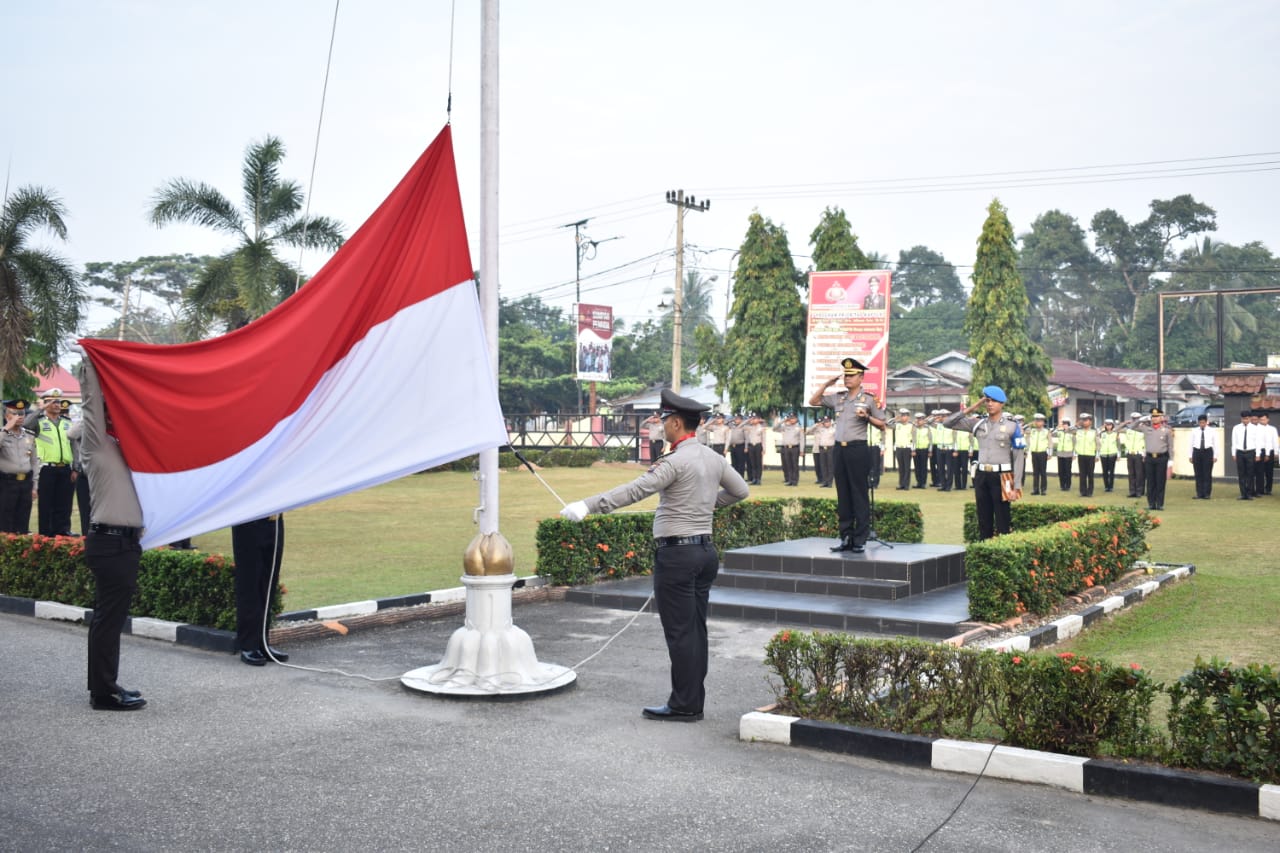 Kapolres Ingatkan Masalah Disiplin dan Antisipasi Karhutla, Saat Upacara Kesadaran Nasional di Mapolres Kampar