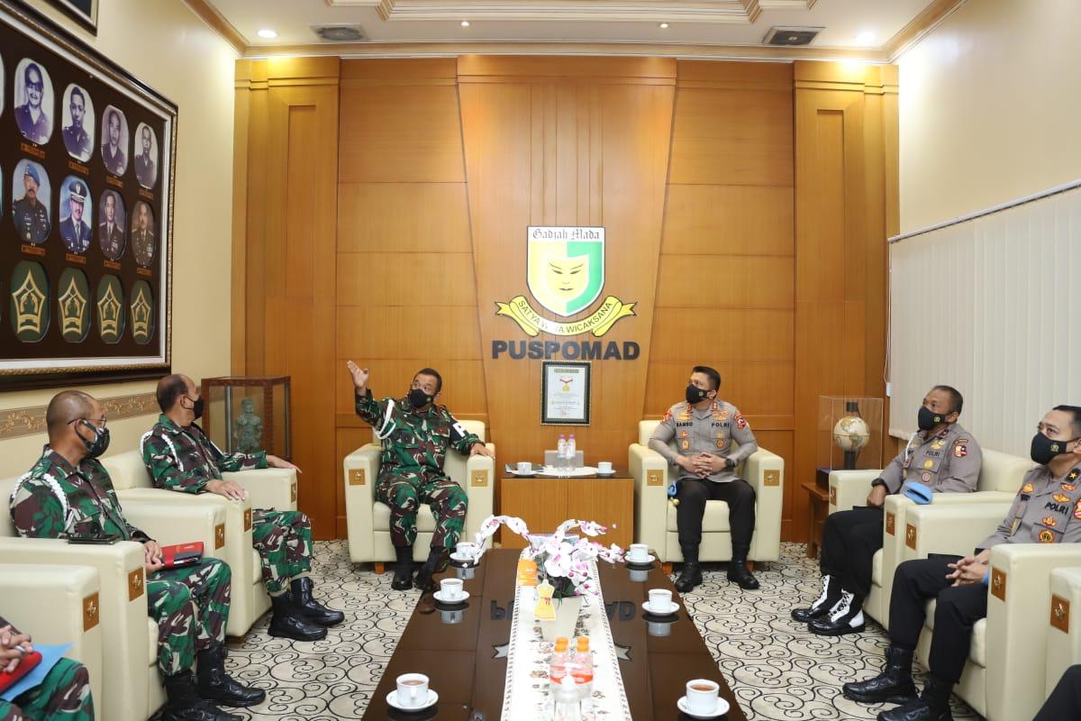 Perkuat Sinergi Dalam Penegakan Disiplin Personel TNI - Polri, Kadiv Propam Polri Sambangi Danpuspom TNI AD