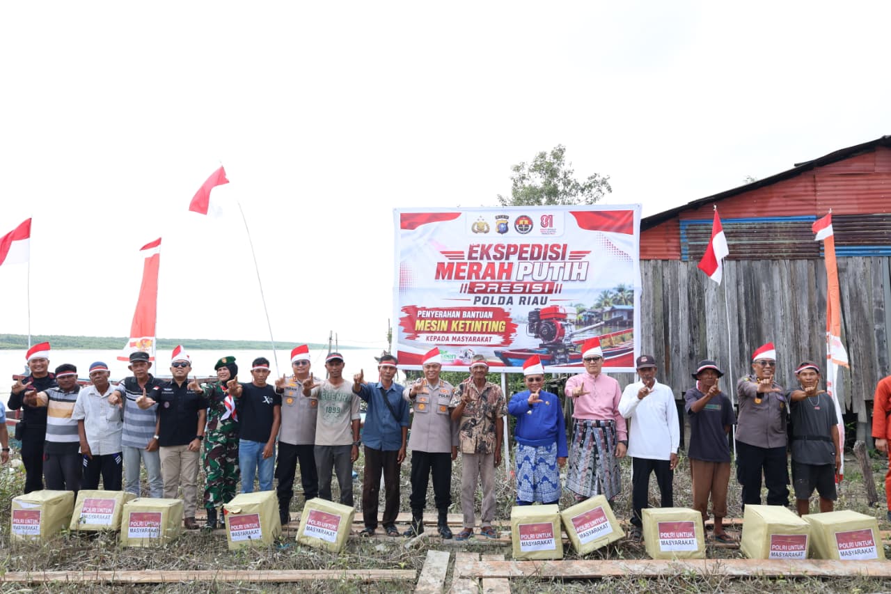 Ekspedisi Merah Putih Presisi Polda Riau Tanam 810 Mangrove Dan Salurkan Berbagai Bantuan Untuk Masyarakat Pesisir Sinaboi