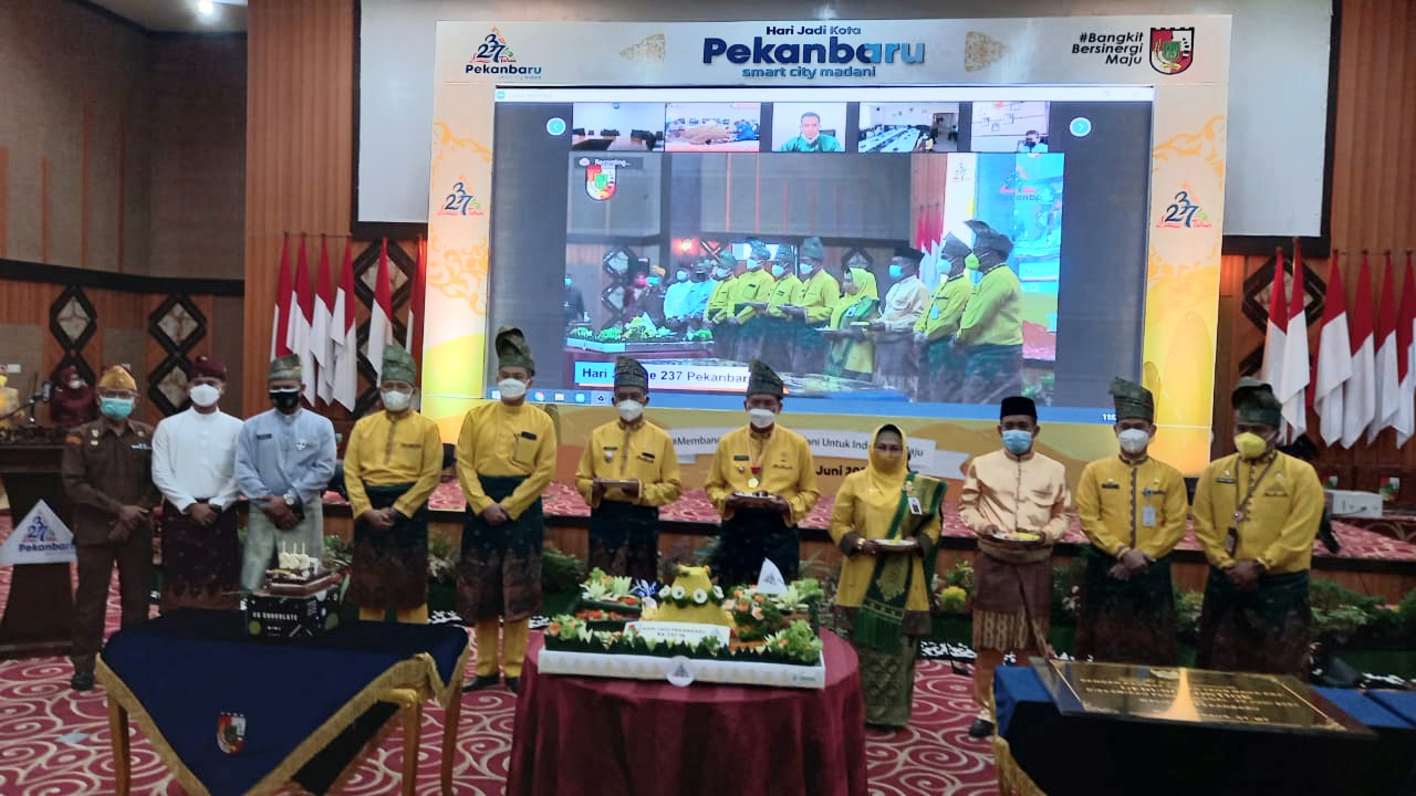 Kodim 0301/PBR Hadiri Hari Jadi Kota Pekanbaru Ke-237 Yang Digelar Secara Virtual di Aula Perkantoran Wali Kota Pekanbaru Tenayan Raya