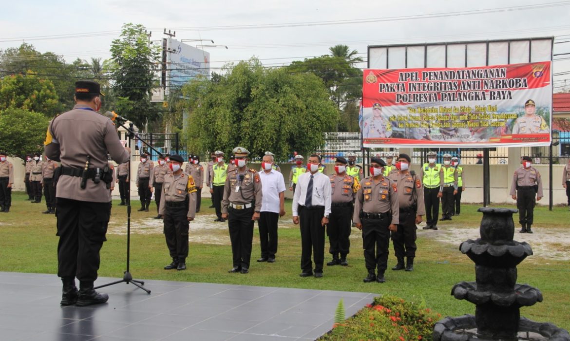 Kapolres Palangka Raya Pimpin Langsung Apel Pagi dan Menggelar Penandatanganan Pakta Integritas Anti Narkoba