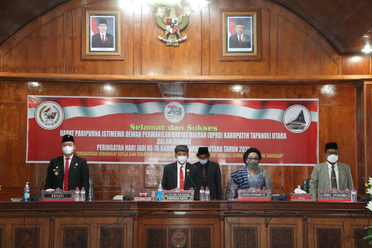 Bupati Taput Hadiri Rapat Paripurna DPRD Dalam Rangka Hari Jadi Kabupaten Tapanuli Utara Ke-76