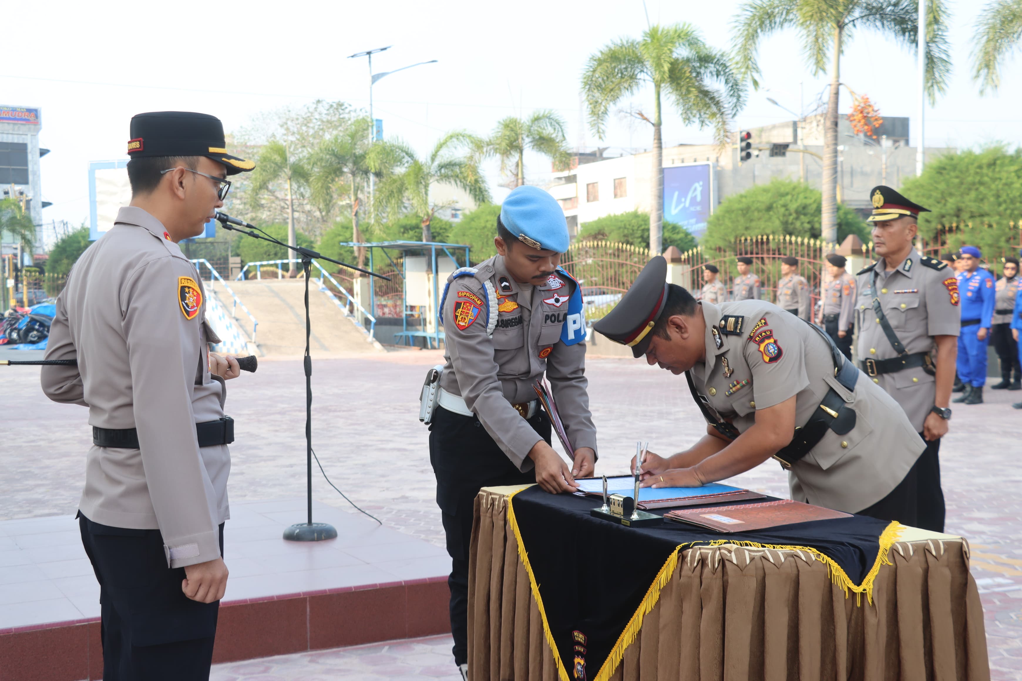 Kapolres Dumai Pimpin Serah Terima Jabatan di Lingkungan Polres Dumai