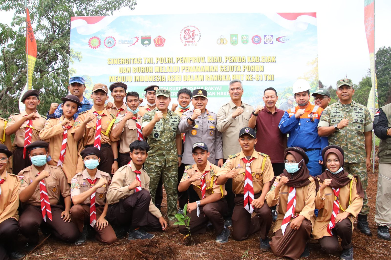Perkuat Sinergi TNI-Polri, Pemerintah, Serta Buruh, Kabaharkam Polri dan Pangdam Dorong Penanaman Sejuta Pohon Pulihkan Lahan Bekas Karhutla