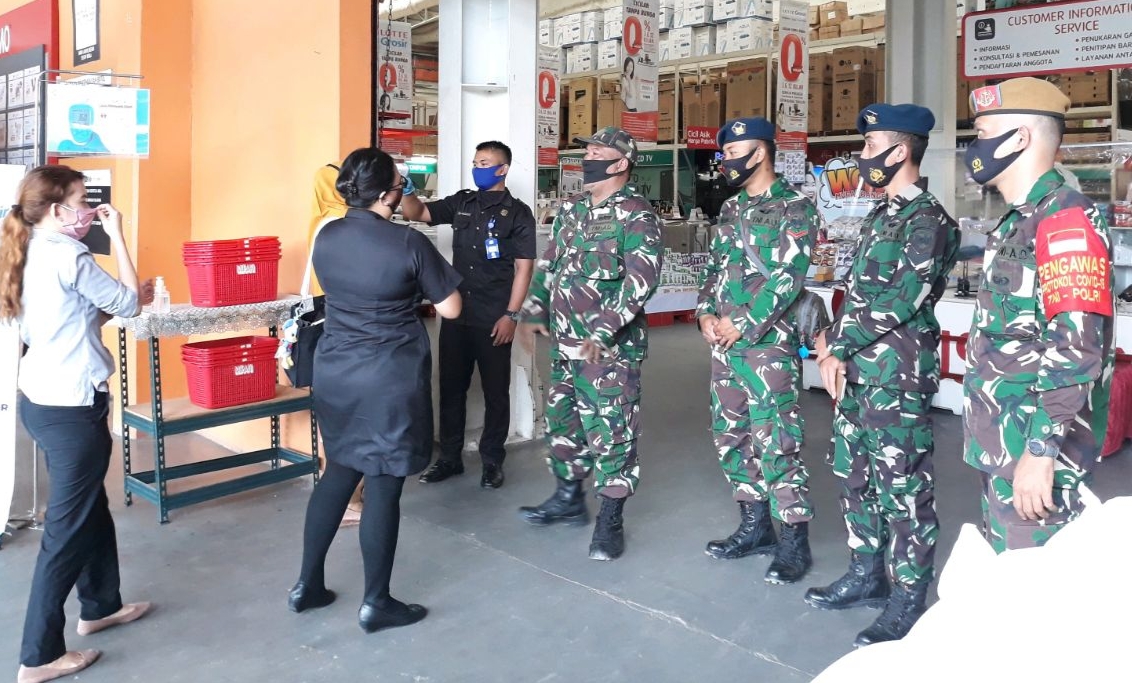 Babinsa Kodim 0301/PBR Selalu Bersinergi Berikan Himbauan Kepada Warga Untuk Patuhi 3M