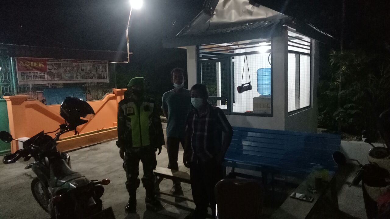 Pastikan Keamanan Wilayah Binaan, Babinsa Kodim 0301/PBR Lakukan Patroli dan Cek Pos Ronda