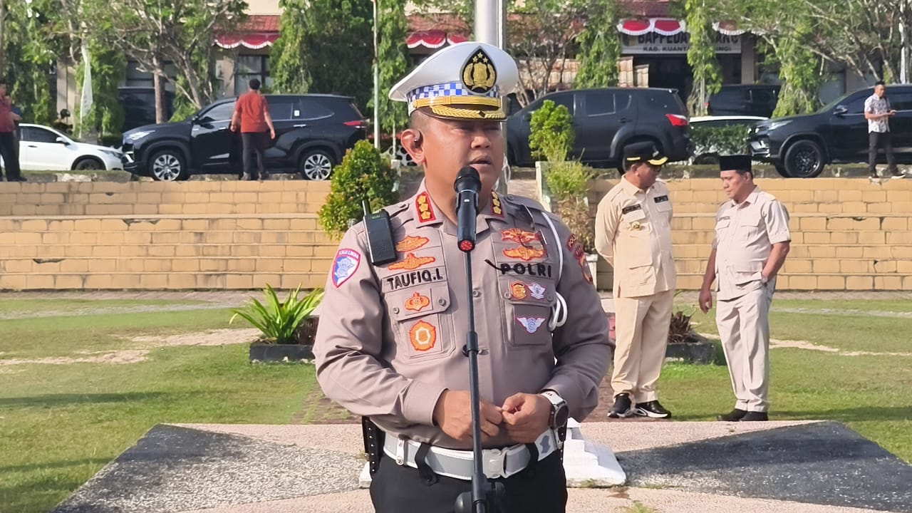 Polda Riau Imbau Pengemudi Angkutan Barang Patuhi Pembatasan Operasional Selama Festival Pacu Jalur 2025
