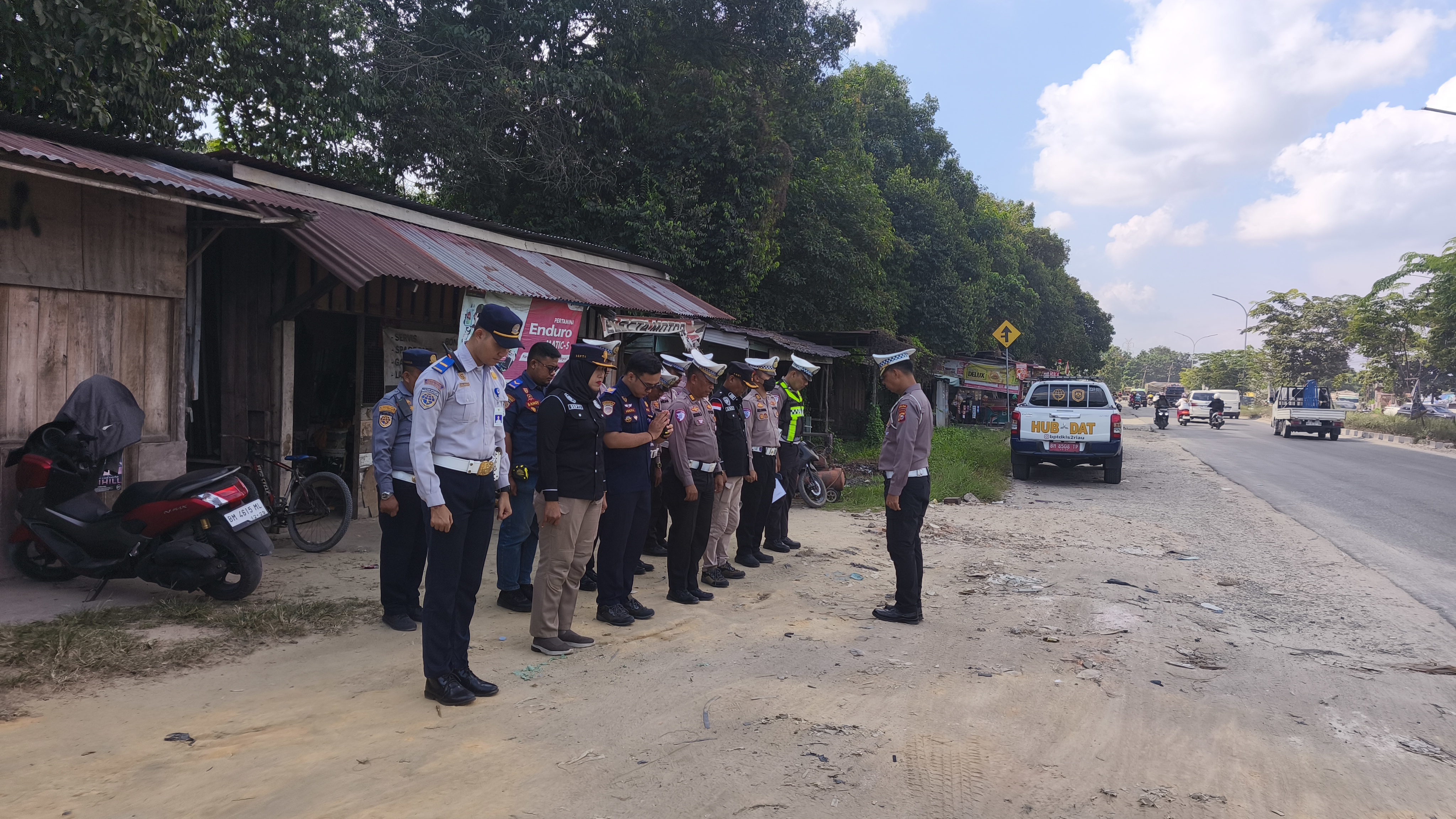Cegah Kecelakaan, Ditlantas Polda Riau Bersama BPTD Gelar Razia Dan Ramp Check Kendaraan Angkutan di Pekanbaru