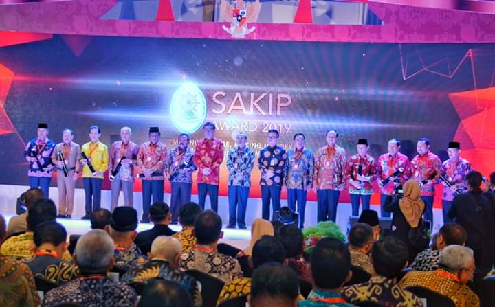 Gubernur Riau Merima SAKIP 2019 Meraih Predikat B Dari Menpan RB