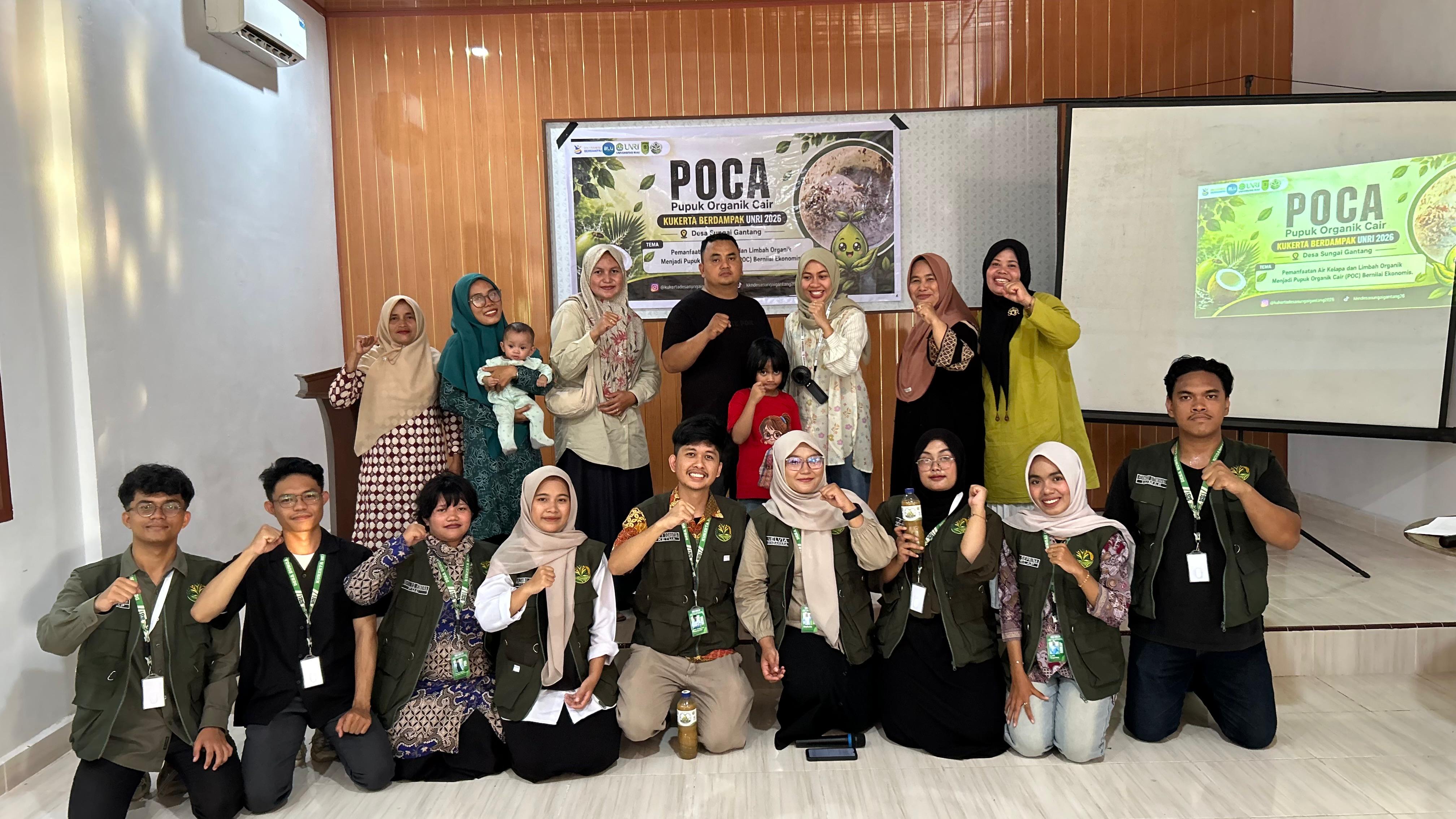 Mahasiswa Kukerta UNRI Edukasi Warga Desa Sungai Gantang Olah Limbah Jadi Pupuk Organik Cair