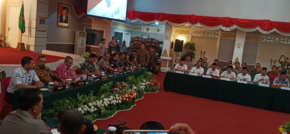 Panglima TNI dan Kepala BNPB Tiba di Balai Serindit Gedung Daerah